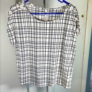 NWT Plaid Striped MEDIUM Women's Top with Button Detail NY Collection